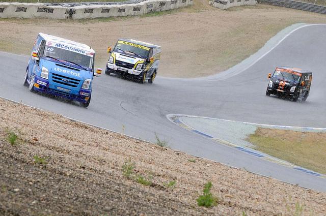 La segunda jornada de carreras en el Jarama estuvo protagonizada por la lluvia.